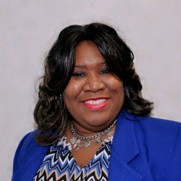 Meet your Posher, Ywanda - Picture 1 of 1